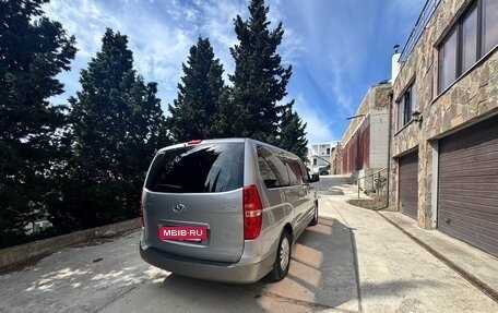 Hyundai H-1 II рестайлинг, 2016 год, 2 470 000 рублей, 4 фотография