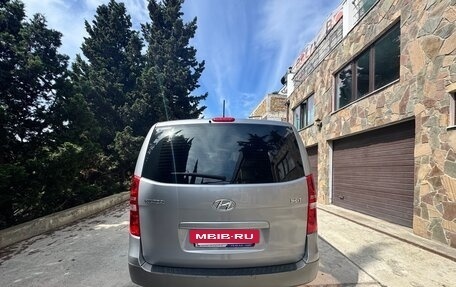 Hyundai H-1 II рестайлинг, 2016 год, 2 470 000 рублей, 3 фотография