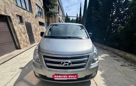 Hyundai H-1 II рестайлинг, 2016 год, 2 470 000 рублей, 7 фотография