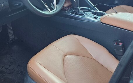 Toyota Camry, 2023 год, 3 700 000 рублей, 2 фотография