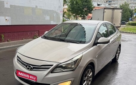 Hyundai Solaris II рестайлинг, 2015 год, 1 000 000 рублей, 2 фотография