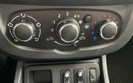 Renault Duster I рестайлинг, 2018 год, 810 000 рублей, 12 фотография