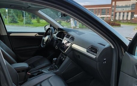 Volkswagen Tiguan II, 2019 год, 2 240 000 рублей, 9 фотография