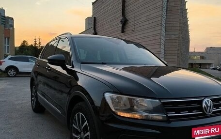 Volkswagen Tiguan II, 2019 год, 2 240 000 рублей, 2 фотография