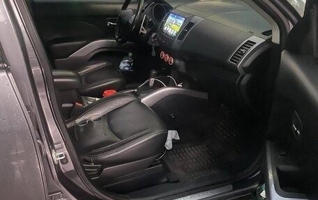 Mitsubishi Outlander III рестайлинг 3, 2008 год, 1 050 000 рублей, 9 фотография