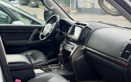 Toyota Land Cruiser 200, 2010 год, 2 800 000 рублей, 6 фотография