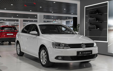Volkswagen Jetta VI, 2012 год, 1 195 000 рублей, 2 фотография