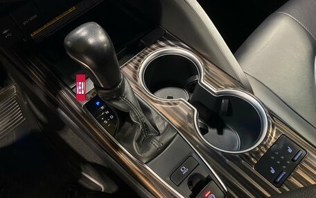 Toyota Camry, 2019 год, 2 850 000 рублей, 14 фотография