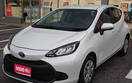 Toyota Aqua, 2022 год, 1 000 000 рублей, 1 фотография