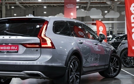 Volvo V90 Cross Country I рестайлинг, 2017 год, 3 599 000 рублей, 10 фотография