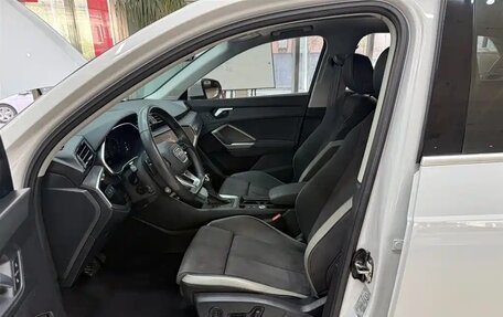 Audi Q3, 2023 год, 2 200 000 рублей, 13 фотография