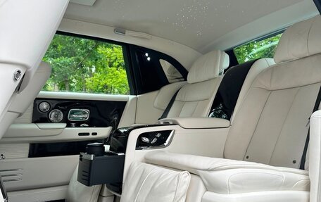 Rolls-Royce Phantom VIII, 2021 год, 45 000 000 рублей, 12 фотография