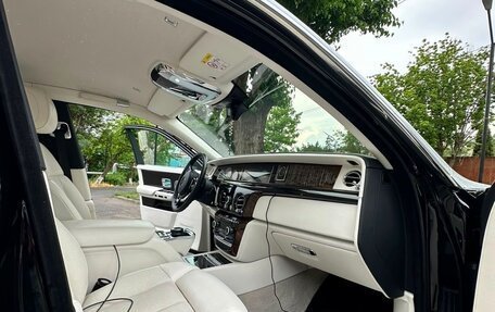 Rolls-Royce Phantom VIII, 2021 год, 45 000 000 рублей, 10 фотография