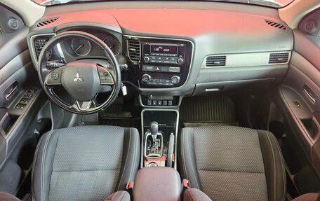 Mitsubishi Outlander III рестайлинг 3, 2018 год, 2 150 000 рублей, 9 фотография