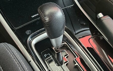 Mitsubishi Outlander III рестайлинг 3, 2018 год, 2 150 000 рублей, 15 фотография