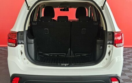 Mitsubishi Outlander III рестайлинг 3, 2018 год, 2 150 000 рублей, 17 фотография