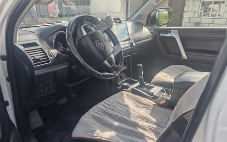 Toyota Land Cruiser Prado 150 рестайлинг 2, 2017 год, 4 500 000 рублей, 4 фотография