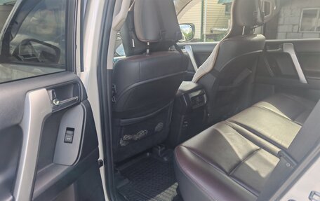Toyota Land Cruiser Prado 150 рестайлинг 2, 2017 год, 4 500 000 рублей, 5 фотография