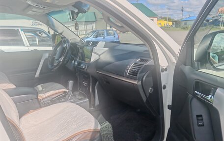 Toyota Land Cruiser Prado 150 рестайлинг 2, 2017 год, 4 500 000 рублей, 9 фотография