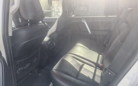 Toyota Land Cruiser Prado 150 рестайлинг 2, 2017 год, 4 500 000 рублей, 8 фотография