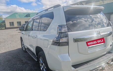 Toyota Land Cruiser Prado 150 рестайлинг 2, 2017 год, 4 500 000 рублей, 11 фотография