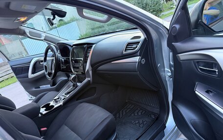 Mitsubishi Pajero Sport III рестайлинг, 2019 год, 3 250 000 рублей, 30 фотография