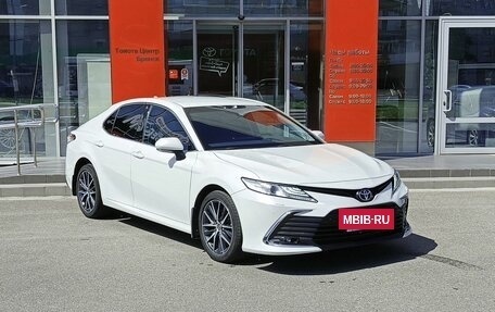 Toyota Camry, 2021 год, 3 850 000 рублей, 3 фотография
