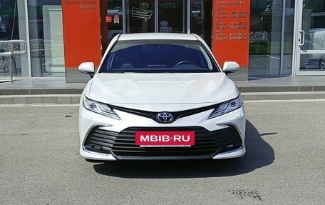 Toyota Camry, 2021 год, 3 850 000 рублей, 2 фотография