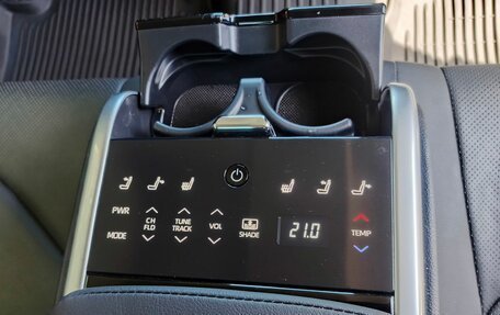 Toyota Camry, 2021 год, 3 850 000 рублей, 19 фотография