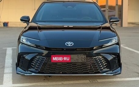 Toyota Camry, 2025 год, 3 680 000 рублей, 2 фотография