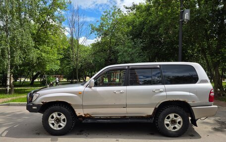 Toyota Land Cruiser 100 рестайлинг 2, 1998 год, 1 000 000 рублей, 2 фотография