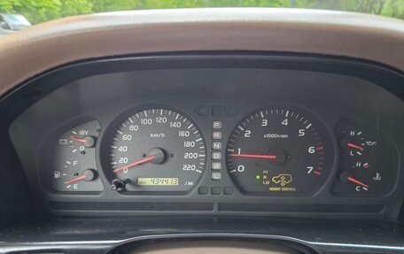 Toyota Land Cruiser 100 рестайлинг 2, 1998 год, 1 000 000 рублей, 9 фотография