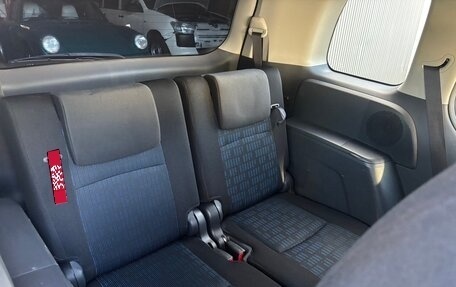 Toyota ISis I, 2015 год, 1 170 000 рублей, 13 фотография