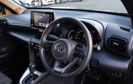 Toyota Yaris Cross, 2022 год, 1 429 000 рублей, 7 фотография