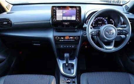 Toyota Yaris Cross, 2022 год, 1 429 000 рублей, 13 фотография