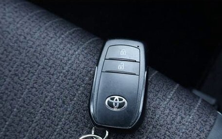 Toyota Yaris Cross, 2022 год, 1 429 000 рублей, 28 фотография