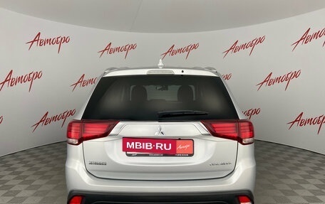 Mitsubishi Outlander III рестайлинг 3, 2018 год, 1 875 000 рублей, 4 фотография