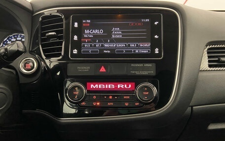 Mitsubishi Outlander III рестайлинг 3, 2018 год, 1 875 000 рублей, 14 фотография