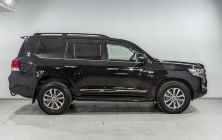 Toyota Land Cruiser 200, 2018 год, 8 950 000 рублей, 4 фотография