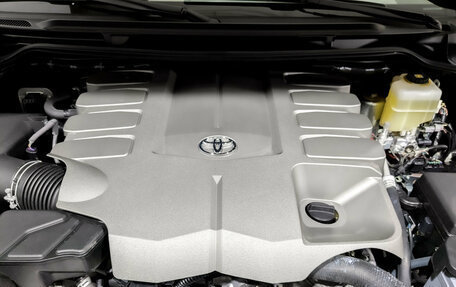 Toyota Land Cruiser 200, 2018 год, 8 950 000 рублей, 9 фотография