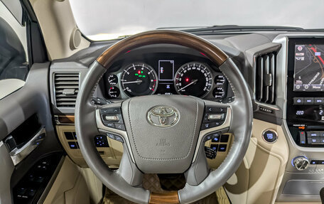 Toyota Land Cruiser 200, 2018 год, 8 950 000 рублей, 22 фотография