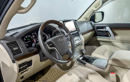 Toyota Land Cruiser 200, 2018 год, 8 950 000 рублей, 16 фотография