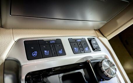 Toyota Land Cruiser 200, 2018 год, 8 950 000 рублей, 27 фотография