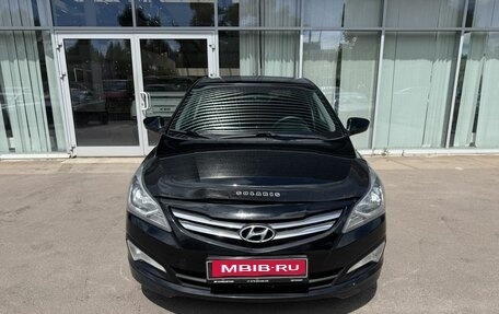 Hyundai Solaris II рестайлинг, 2015 год, 999 000 рублей, 2 фотография