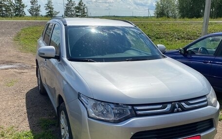 Mitsubishi Outlander III рестайлинг 3, 2013 год, 1 500 000 рублей, 1 фотография
