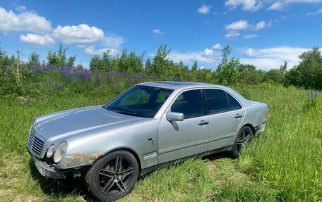 Mercedes-Benz E-Класс, 1999 год, 500 000 рублей, 2 фотография
