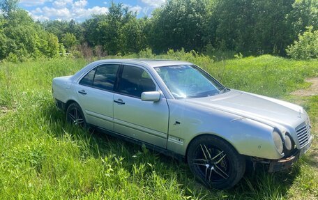 Mercedes-Benz E-Класс, 1999 год, 500 000 рублей, 3 фотография