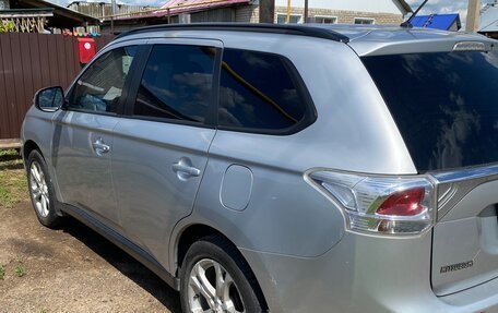 Mitsubishi Outlander III рестайлинг 3, 2013 год, 1 500 000 рублей, 4 фотография