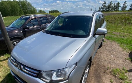 Mitsubishi Outlander III рестайлинг 3, 2013 год, 1 500 000 рублей, 11 фотография