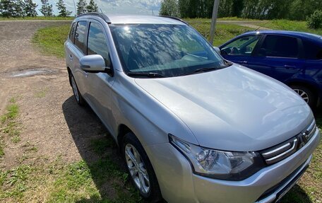 Mitsubishi Outlander III рестайлинг 3, 2013 год, 1 500 000 рублей, 12 фотография